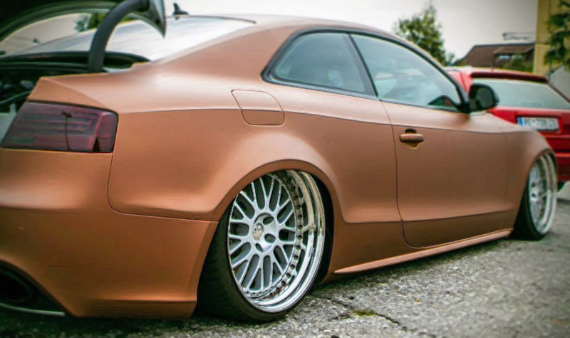 Автомобиль в жидкой резине под цвет кожи